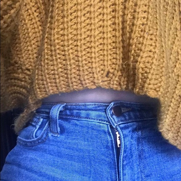 KNITTED CROP SWEATER 🍁 - Picture 3 of 3